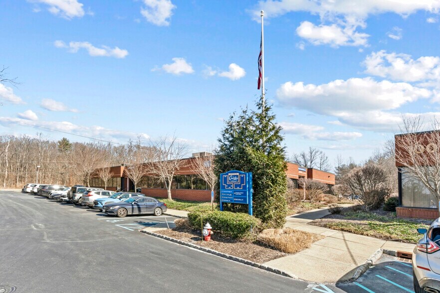 More Photos Of 200 Mineral Springs Rd, Rockaway Medical For Lease