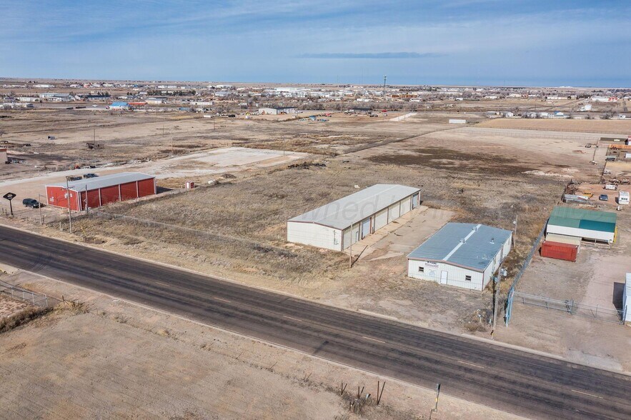 More Photos Of 1724 McCullough St, Pampa Warehouse For Sale