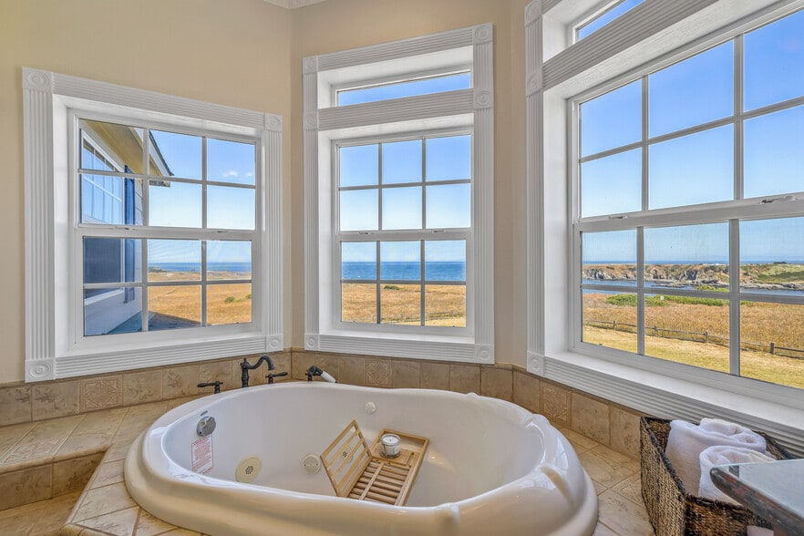 More Photos Of 19351 Del Mar Dr, Fort Bragg Specialty For Sale