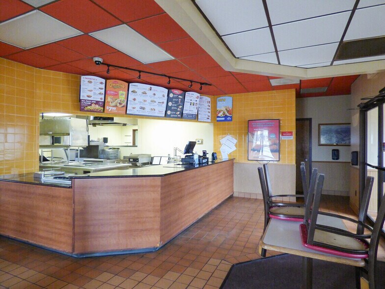 More Photos Of 1401 State St N, Waseca Freestanding For Lease