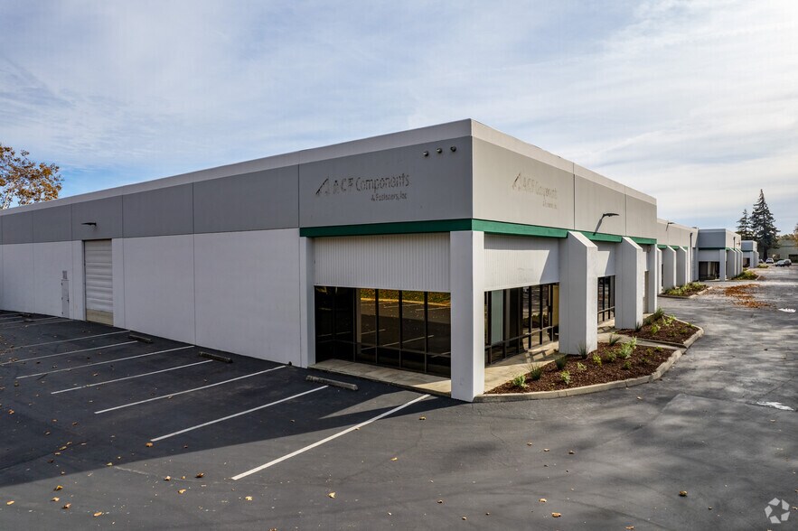 More Photos Of 31012-31050 Huntwood Ave, Hayward Warehouse For Lease