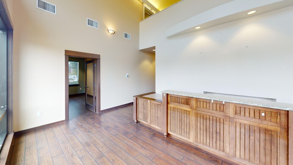 More Photos Of 370 NE Camano Dr, Camano Island Office For Lease