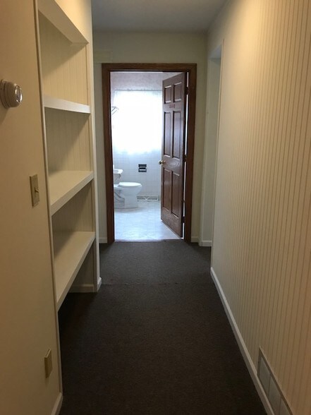 More Photos Of 498 South Ave, Tallmadge Storefront Retail Office For Lease