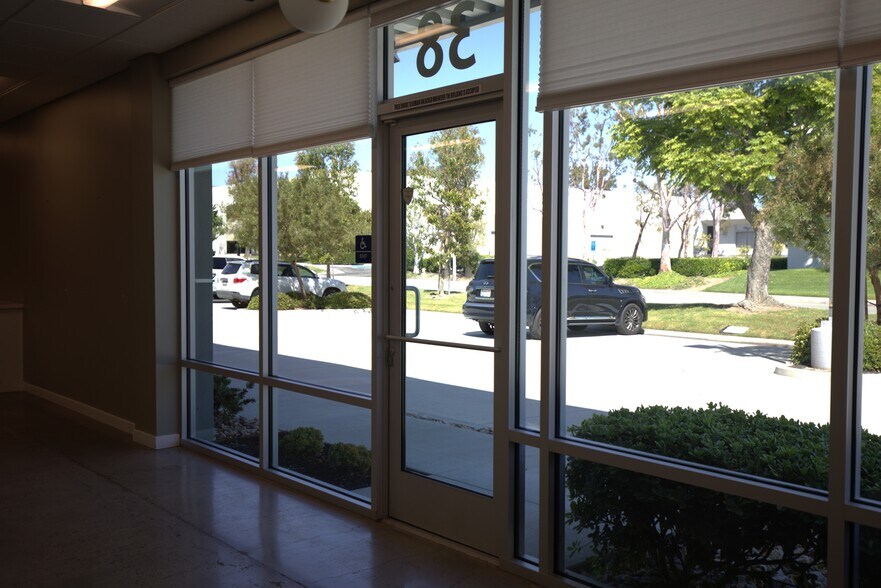 More Photos Of 18-36 Thomas, Irvine Warehouse For Sale
