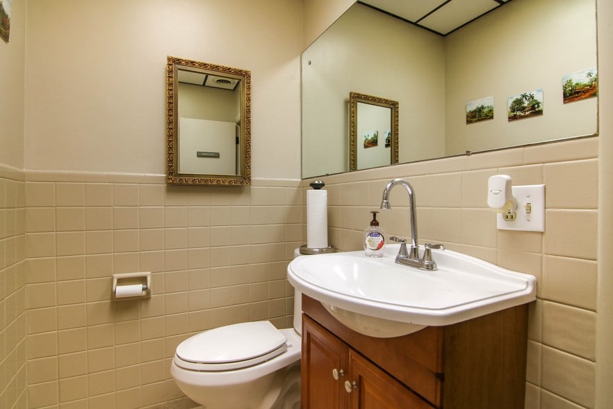 More Photos Of 326 Hackensack St, Carlstadt Office Residential For Sale