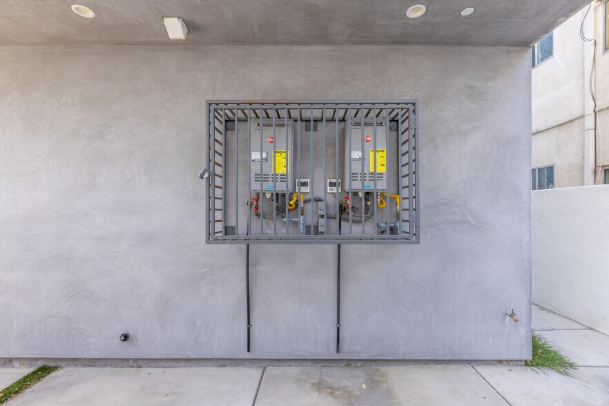 More Photos Of 10857 Morrison St, North Hollywood Apartments For Sale