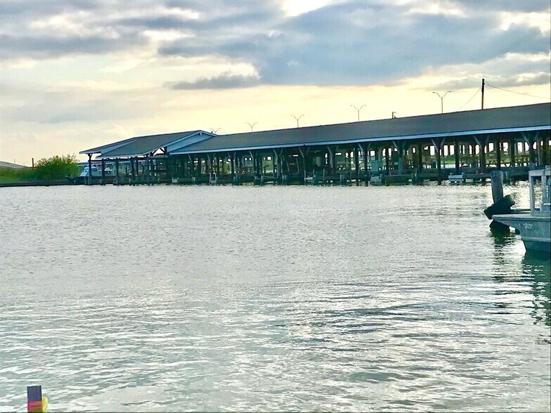 More Photos Of 5832 Highway 35 N, Rockport Land For Lease