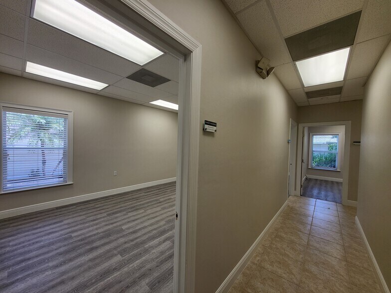 More Photos Of 12851-12853 Banyan Creek Dr, Fort Myers Office For Lease