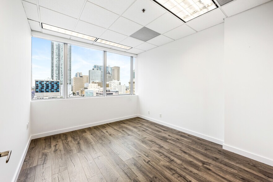 More Photos Of 150 SE 2nd Ave, Miami Office For Lease