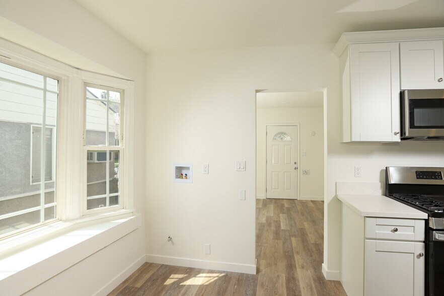 More Photos Of 1004 W Clark Ave, Burbank Apartments For Sale