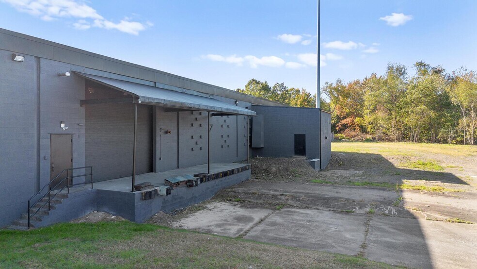 More Photos Of 325 Bridge St, Old Forge Manufacturing For Lease