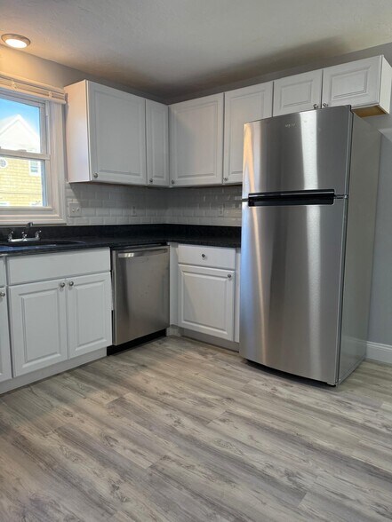 More Photos Of 10-26 Saratoga Ave, Pawtucket Apartments For Sale