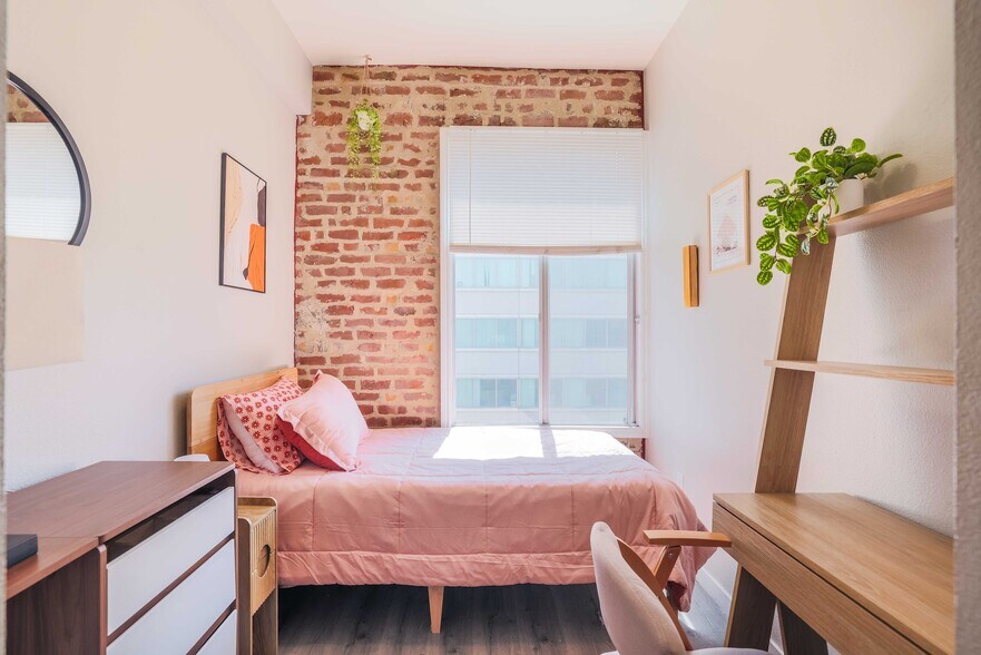 More Photos Of 392 11th St, Oakland Apartments For Sale