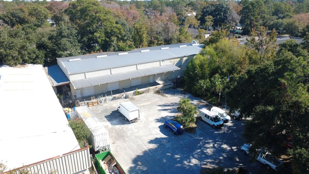 More Photos Of 5 Enterprise Ln, Hilton Head Island Warehouse For Lease