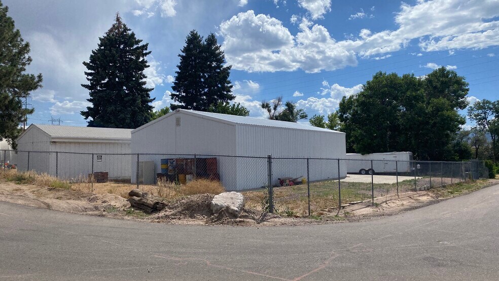 More Photos Of 13118 N Highland Cir, Littleton Warehouse For Lease