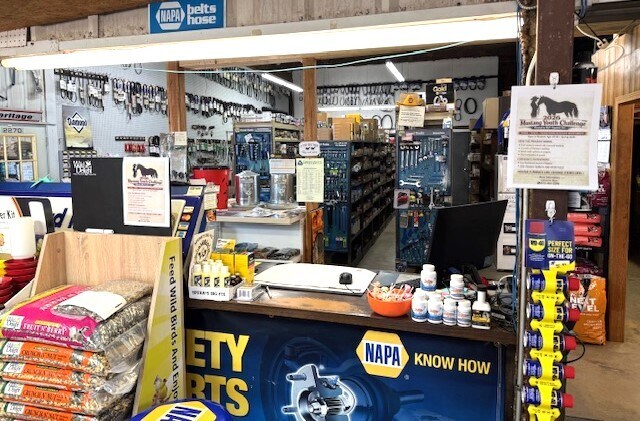 More Photos Of 408 S Dawson St, Meeker Auto Repair For Sale