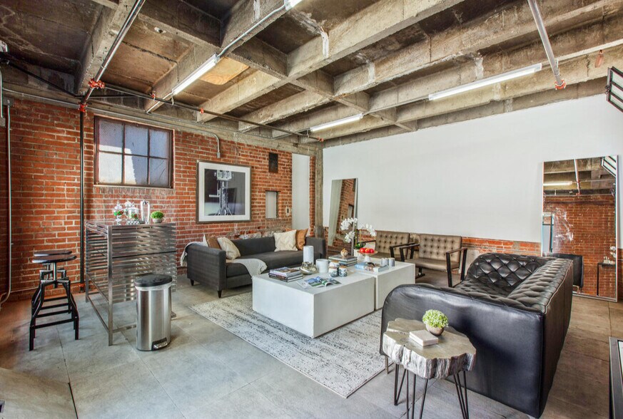 More Photos Of 537 S Broadway, Los Angeles Loft Creative Space For Lease