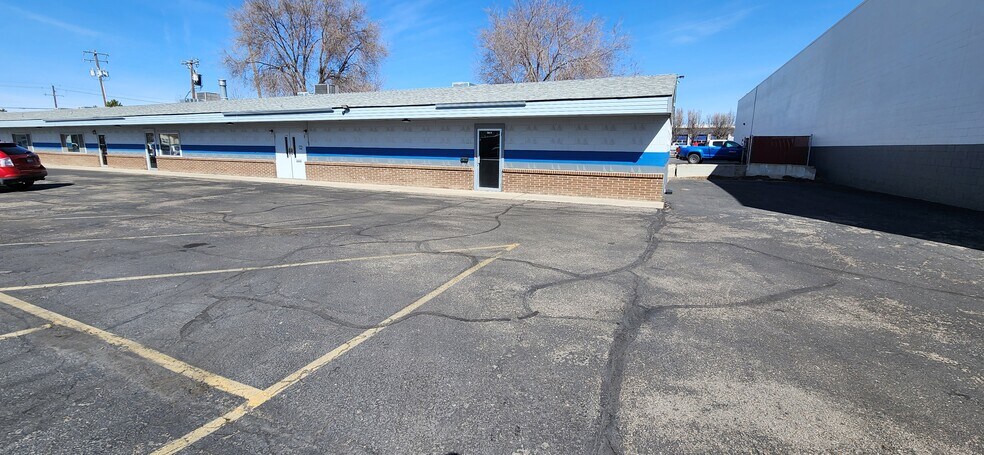 Primary Photo Of 324 S Meridian Rd, Meridian Storefront Retail Office For Lease