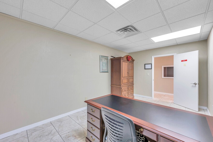 More Photos Of 5223 Park Blvd, Pinellas Park Office For Sale