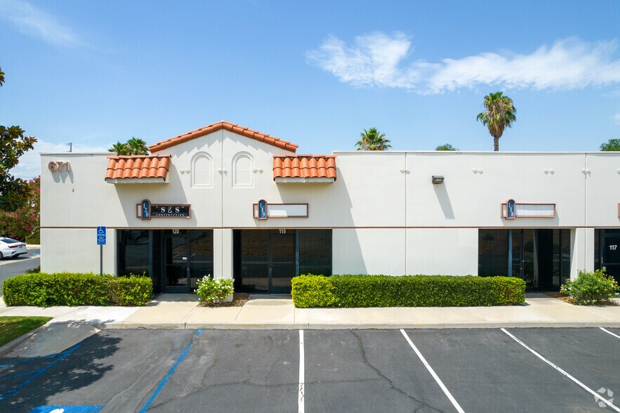 More Photos Of 671 E Cooley Dr, Colton Unknown For Lease