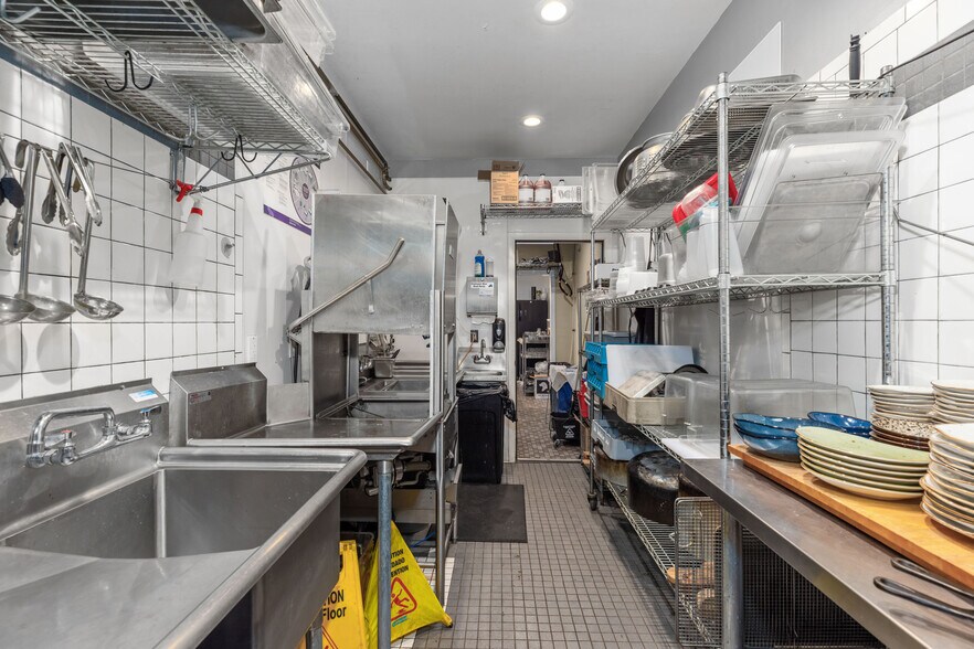 More Photos Of 442 High St, Lyons Restaurant For Sale