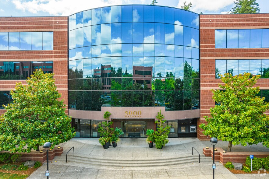 More Photos Of 5005 Meadows Rd, Lake Oswego Office For Lease