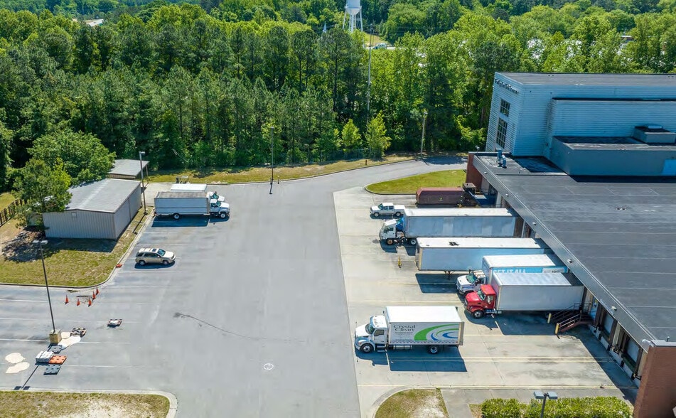 More Photos Of 458 Whitfield St, Fayetteville Warehouse For Lease