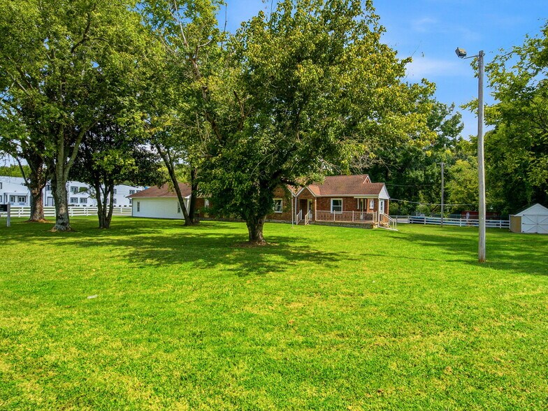 More Photos Of 1063 Louisville Hwy, Goodlettsville Flex For Sale