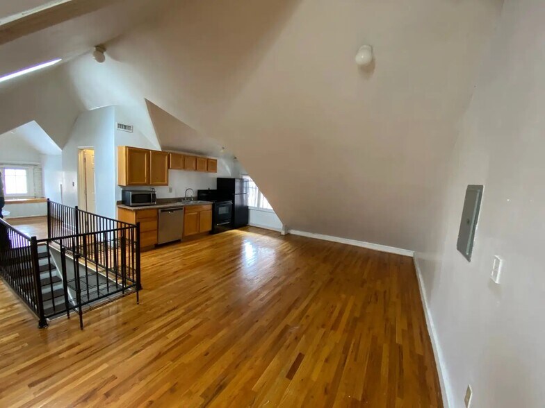 More Photos Of 1229 S 4th St, Louisville Apartments For Sale