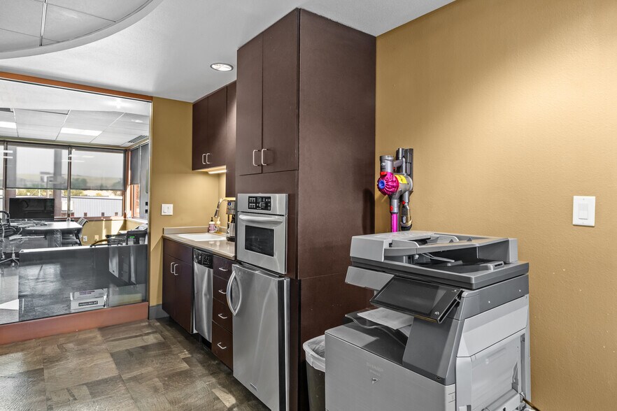 More Photos Of 550 N Poplar St, Casper Medical For Lease