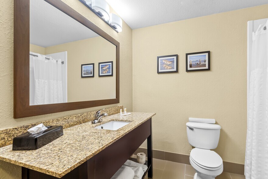 More Photos Of 296 Abner Jackson Pky, Lake Jackson Hotel For Sale