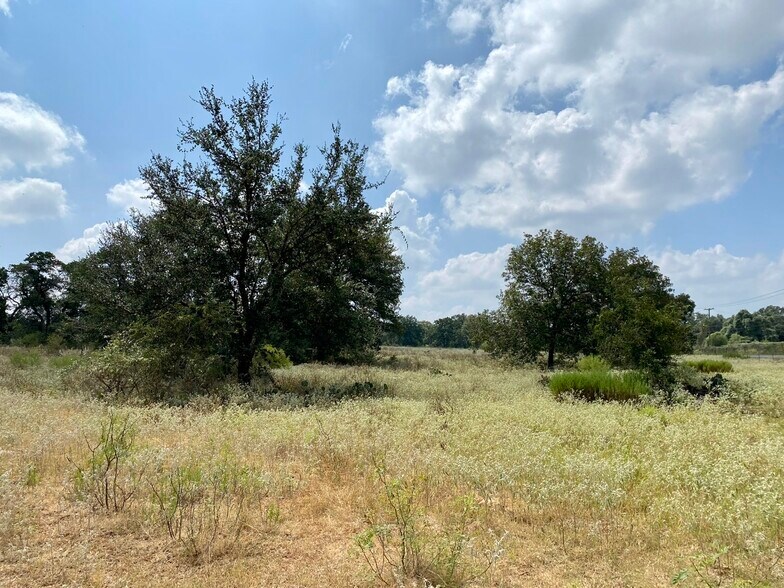 More Photos Of 22630 Campbellton Rd, San Antonio Land For Sale