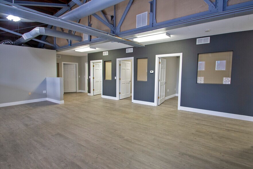 More Photos Of 4825-4833 Minnetonka Blvd, Saint Louis Park Storefront Retail Office For Lease