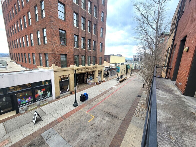 More Photos Of 38 Battery Park Ave, Asheville Storefront Retail Residential For Sale