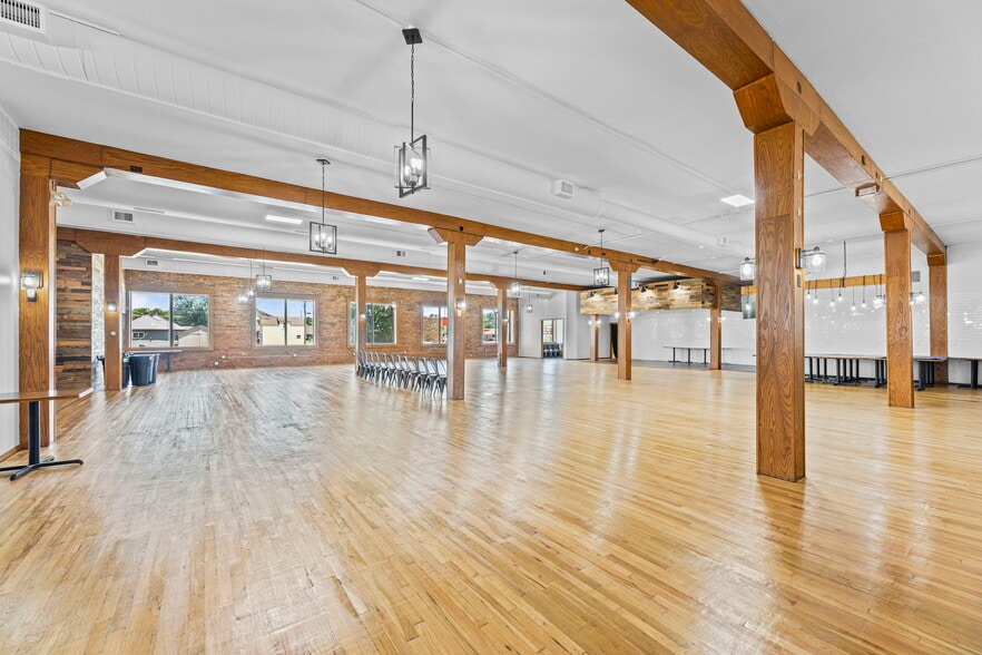 More Photos Of 415 W Madison Ave, Iola Restaurant For Sale