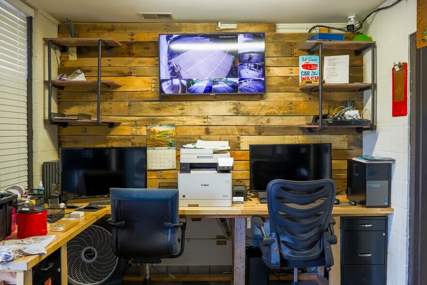 More Photos Of 1200 Janesville Ave, Fort Atkinson Carwash For Sale