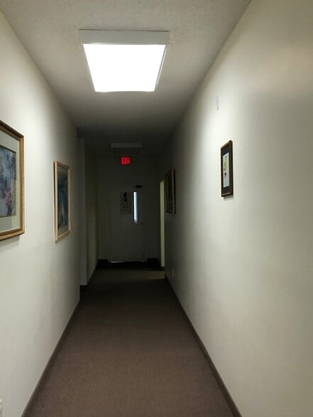 More Photos Of 2180 Northwest Blvd, Newton Medical For Sale