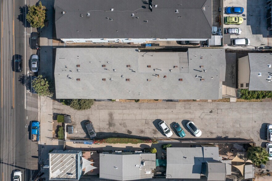 More Photos Of 4650 York Blvd, Los Angeles Multifamily For Sale