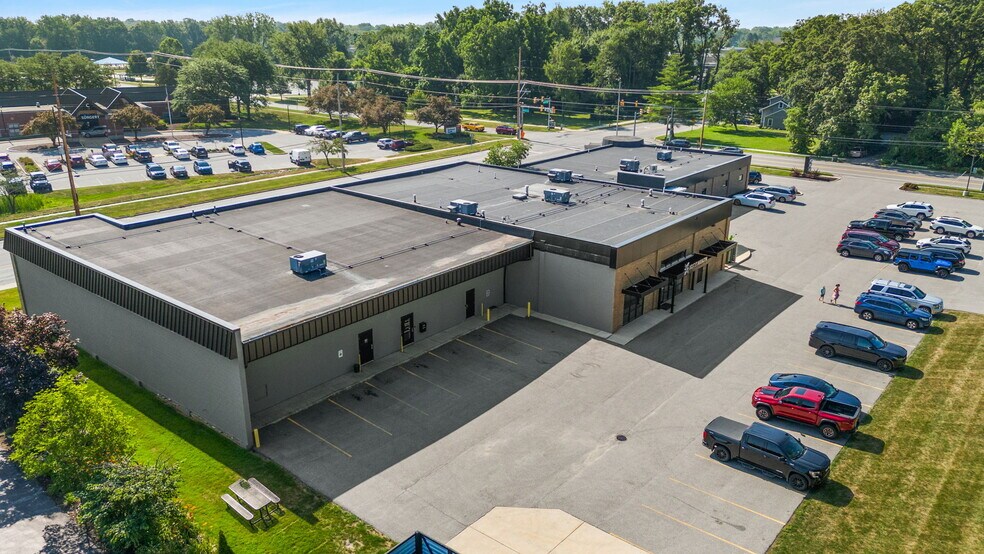 More Photos Of 1111 Glendale Blvd, Valparaiso Freestanding For Lease