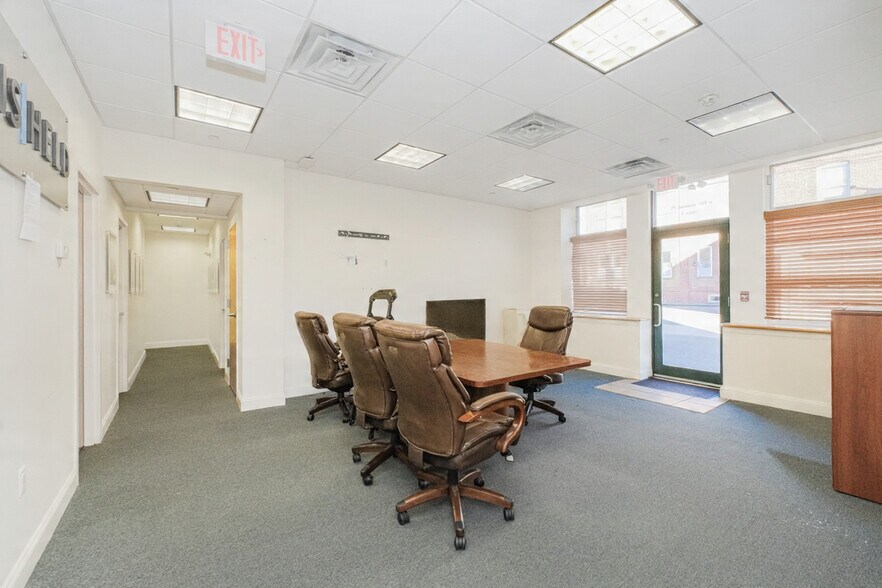 More Photos Of 6 Drummond Pl, Red Bank Office For Lease