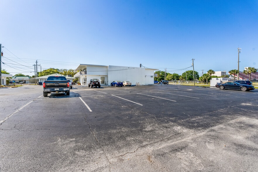 More Photos Of 1615 14th Ave, Vero Beach Medical For Sale