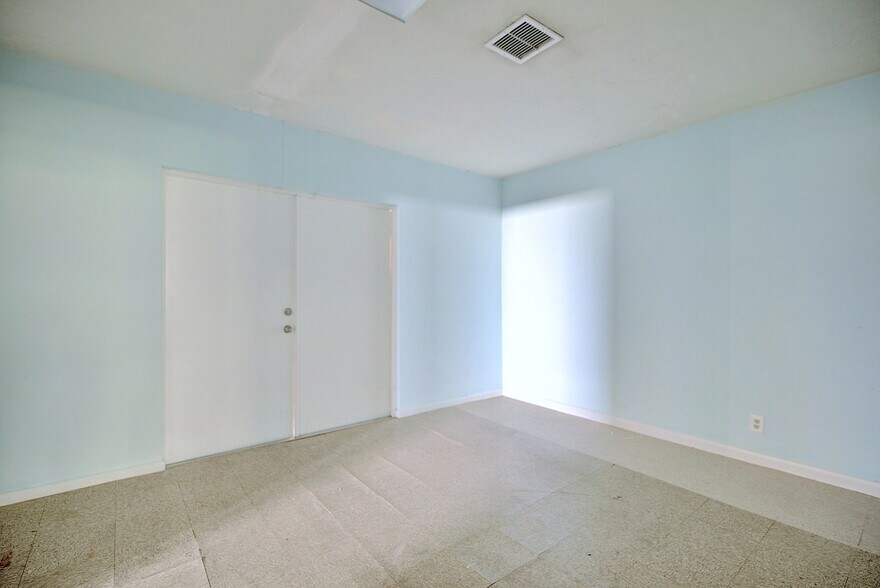 More Photos Of 10405 US Highway 27 S, Sebring Freestanding For Sale