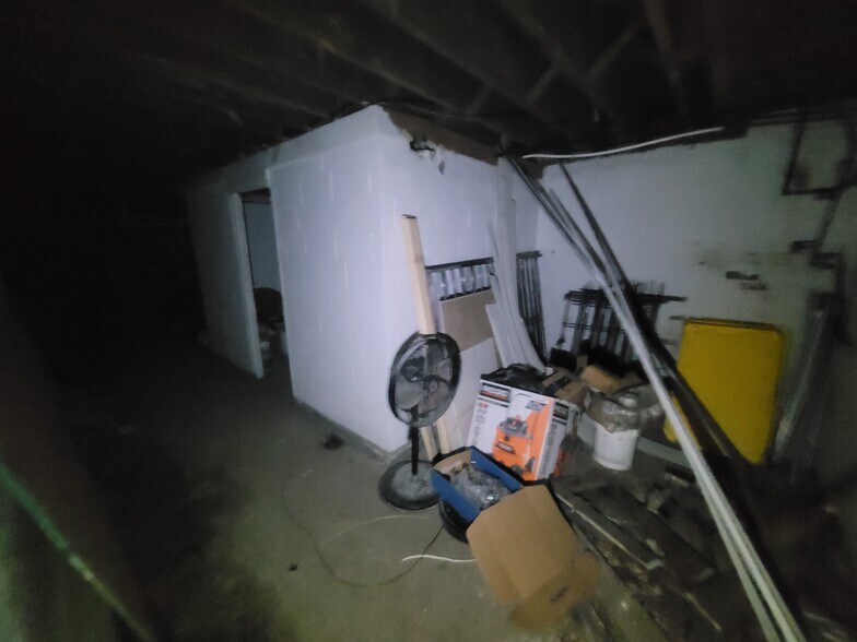 More Photos Of 14907 Livernois Ave, Detroit Flex For Sale