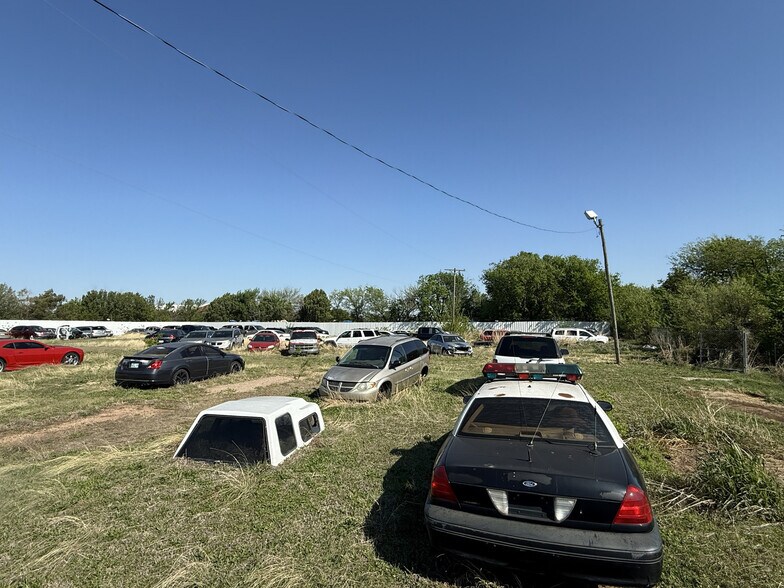 More Photos Of 6601 S Shields Blvd, Oklahoma City Service For Lease