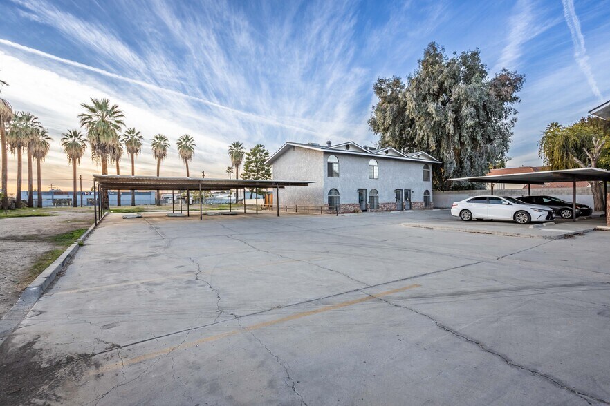 More Photos Of 4023 O St, Bakersfield Apartments For Sale