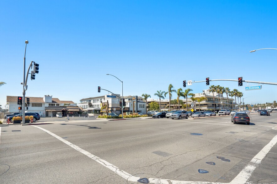 More Photos Of 2751 W Coast Hwy, Newport Beach Restaurant For Lease