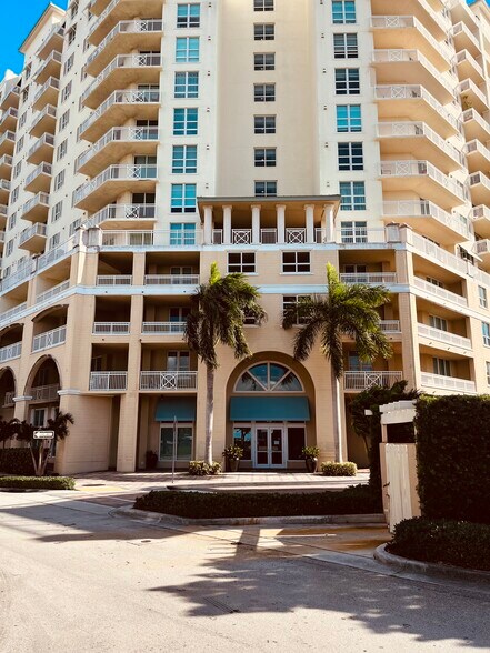 More Photos Of 300-488 N Federal Hwy, Boynton Beach Apartments For Lease