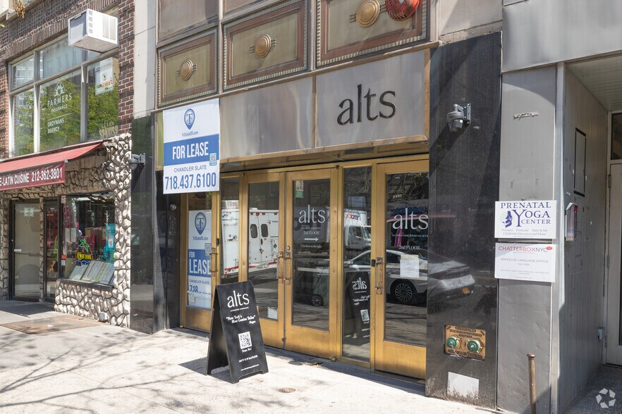 More Photos Of 143 W 72nd St, New York Storefront Retail Office For Lease