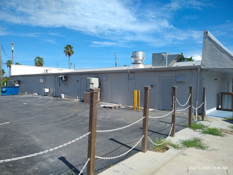 More Photos Of 6920-6928 Clark St, Hudson Restaurant For Sale