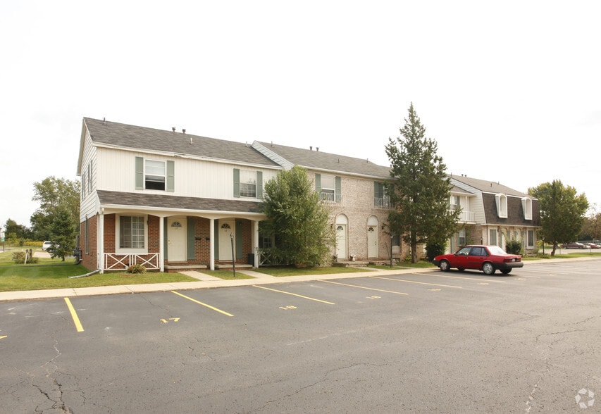 Primary Photo Of 8059 McDermitt Dr, Davison Apartments For Sale